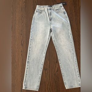White Fox Boutique ‘Who's That Girl Straight Leg Denim Jeans Washed Blue’